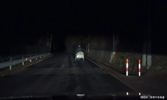 你！来自鸿蒙智行车主的中国温度。AG真人百家家乐APP寒冬温暖(图2)